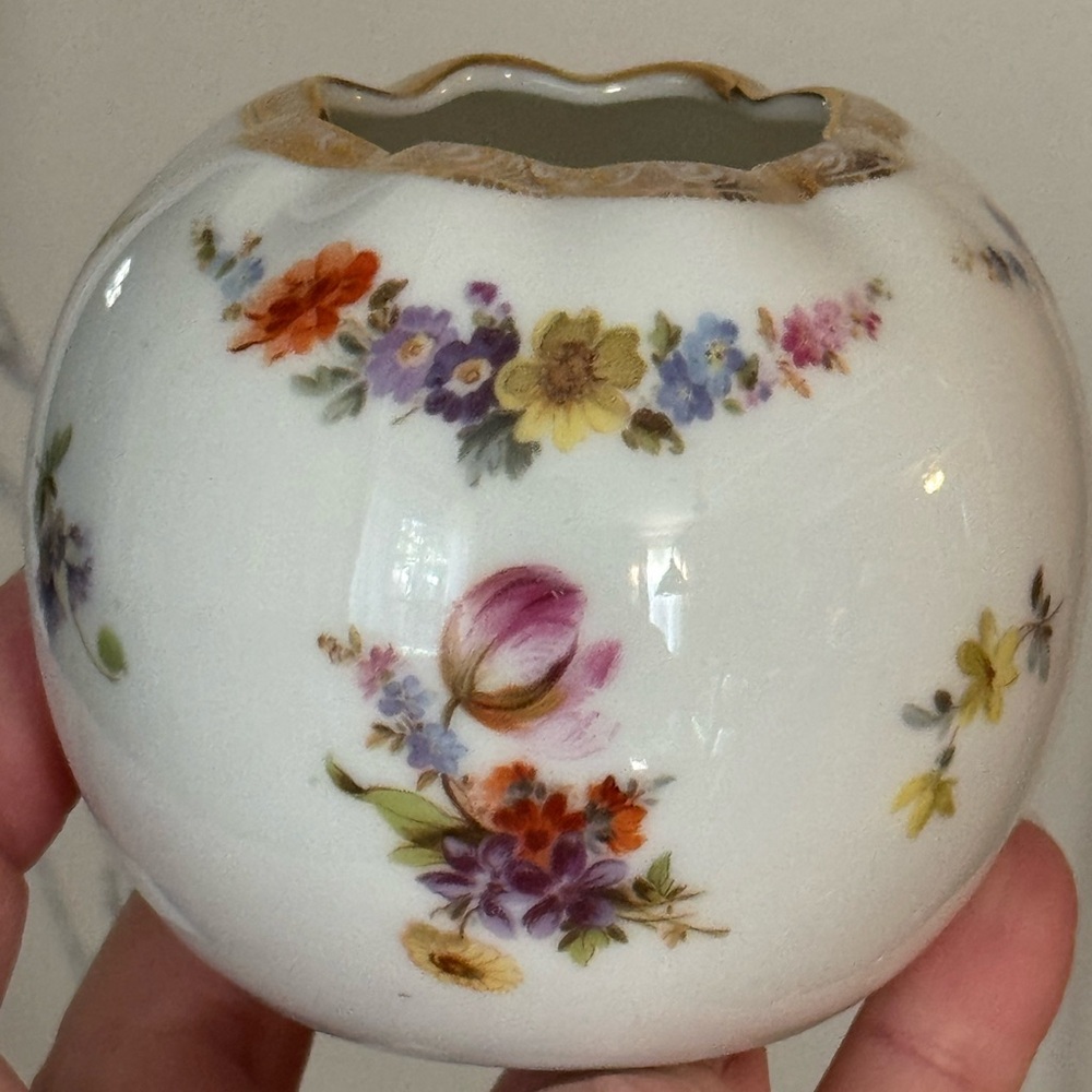 VTg Small Round Floral Transfer Vase Gold Gilt Wavy Rim